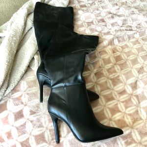 Gorgeous boots Size 6